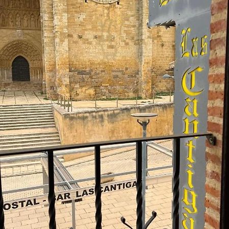 Las Cantigas Villalcázar de Sirga Esterno foto