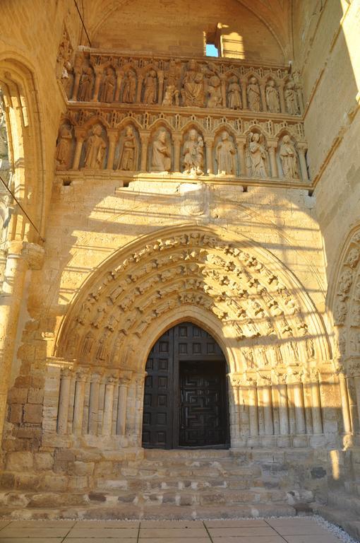 Las Cantigas Villalcázar de Sirga Esterno foto