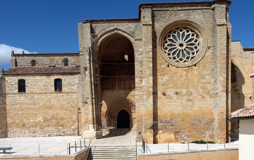 Las Cantigas Villalcázar de Sirga Esterno foto